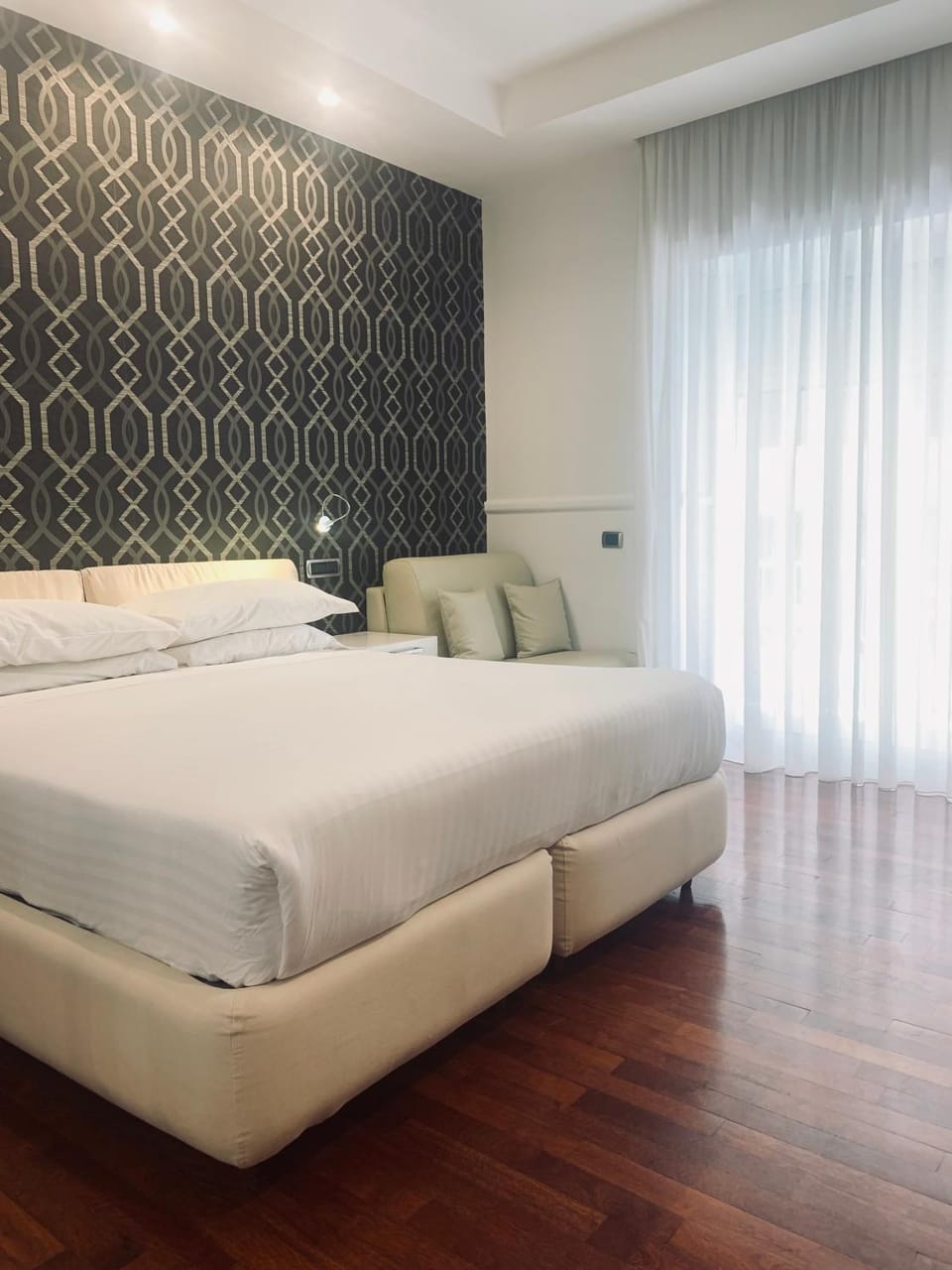 Bed, Photo of the whole room, Bedroom