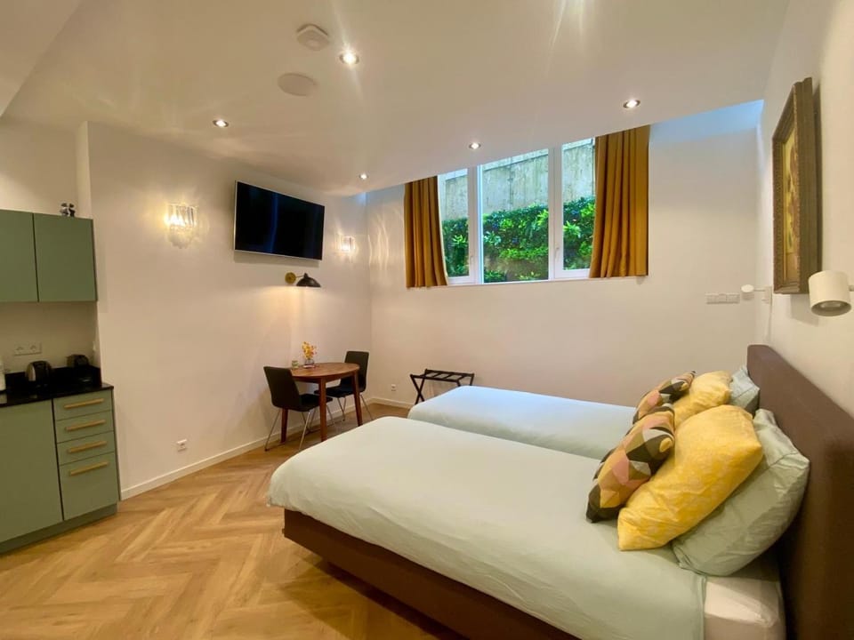 Bed, Kitchen or kitchenette, Living room, Photo of the whole room