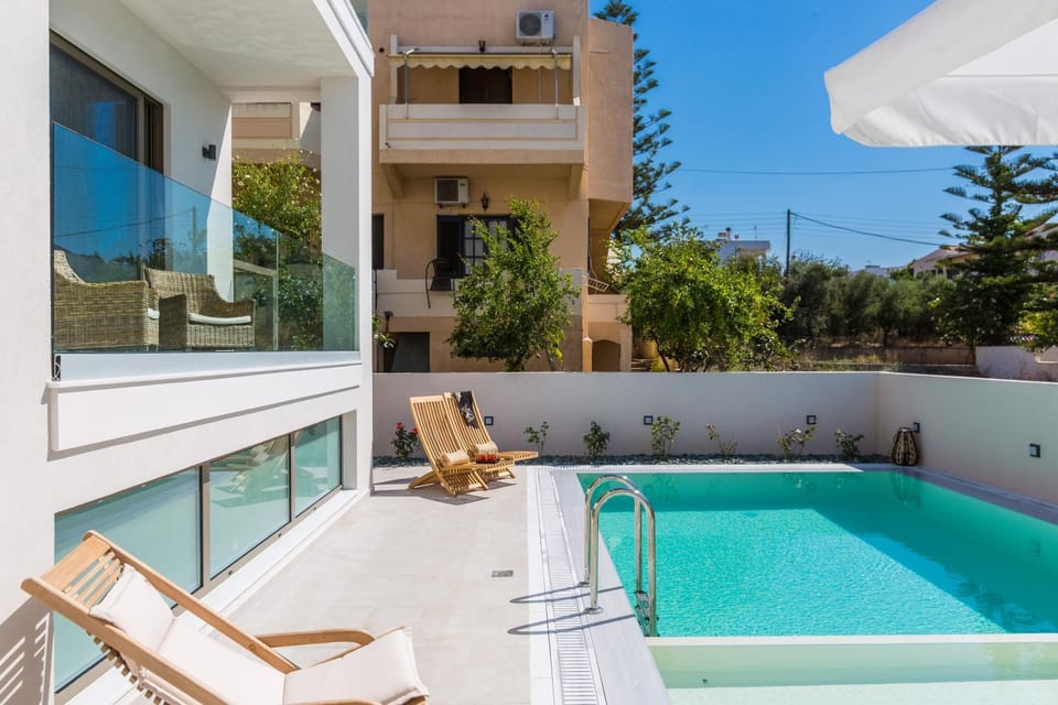 Balcony/Terrace, Pool view, Swimming pool
