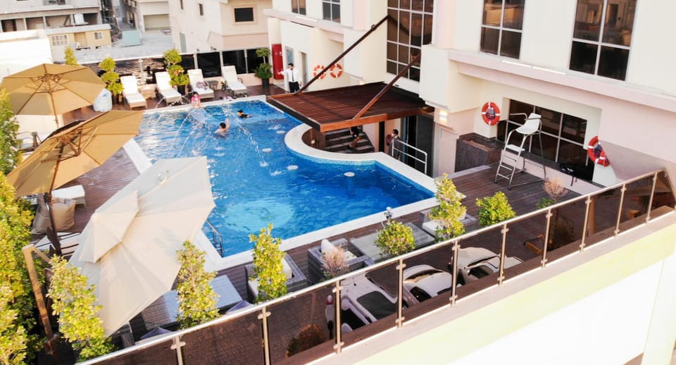 Swimming pool