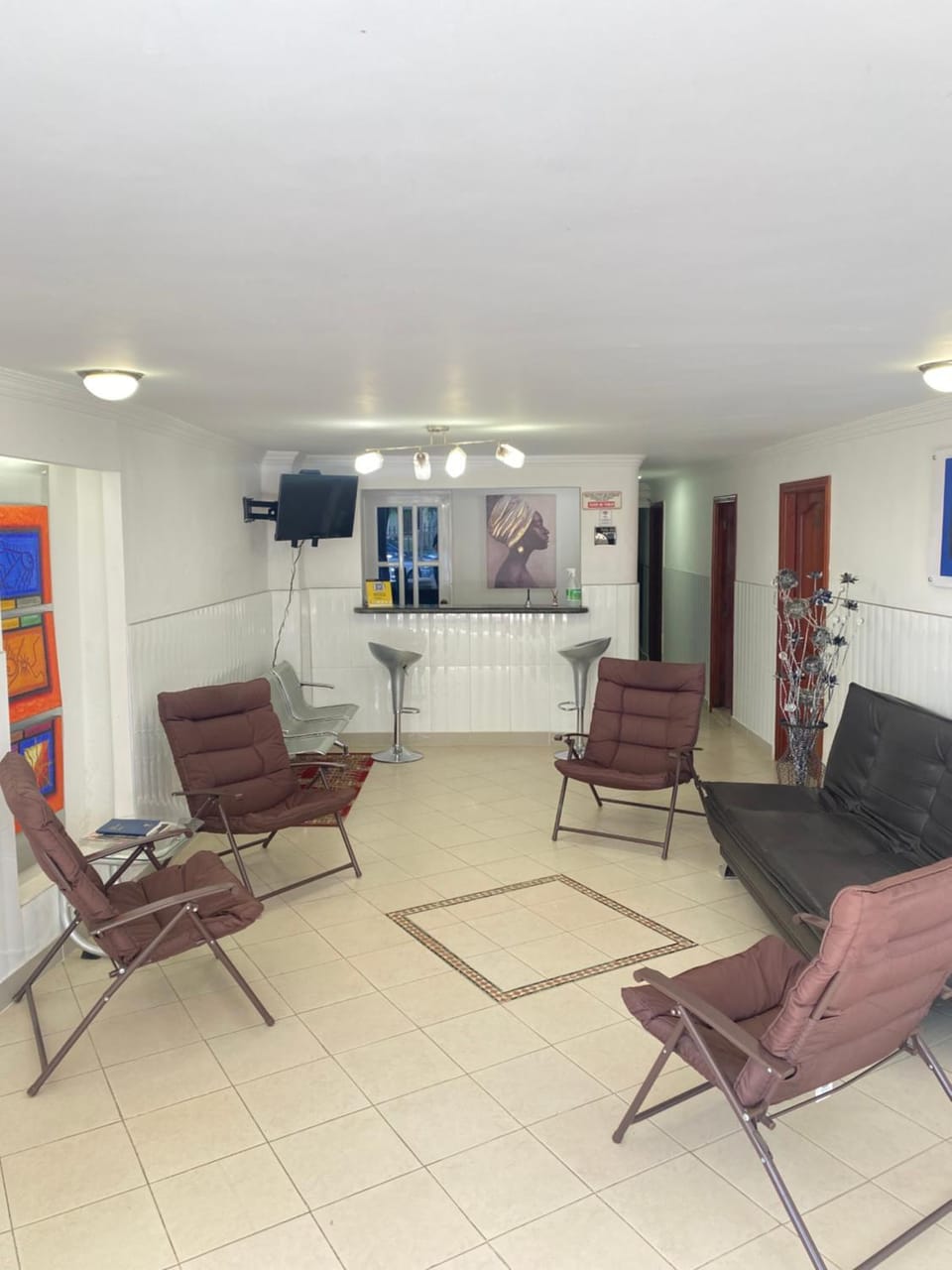 Communal lounge/ TV room, TV and multimedia, Living room, Seating area, Evening entertainment