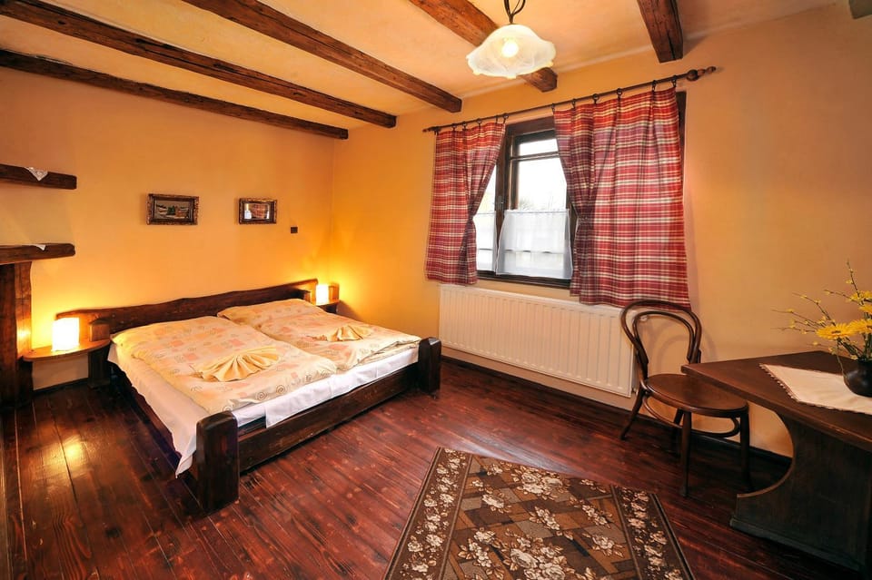 Seating area, Bedroom
