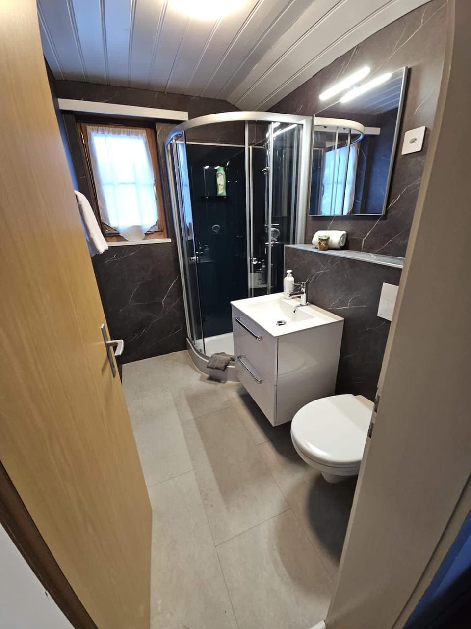 Shower, Toilet, Bathroom