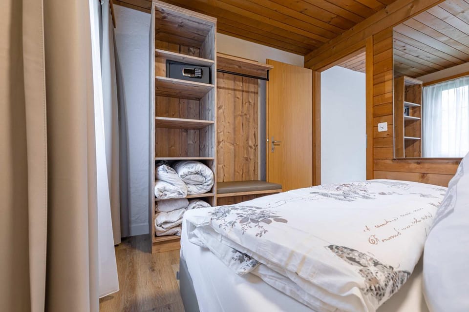 Bed, Photo of the whole room, Bedroom, wardrobe
