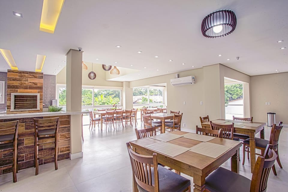 Restaurant/places to eat, Dining area
