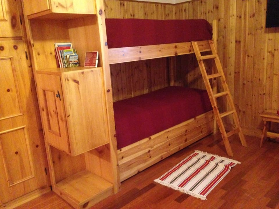 bunk bed