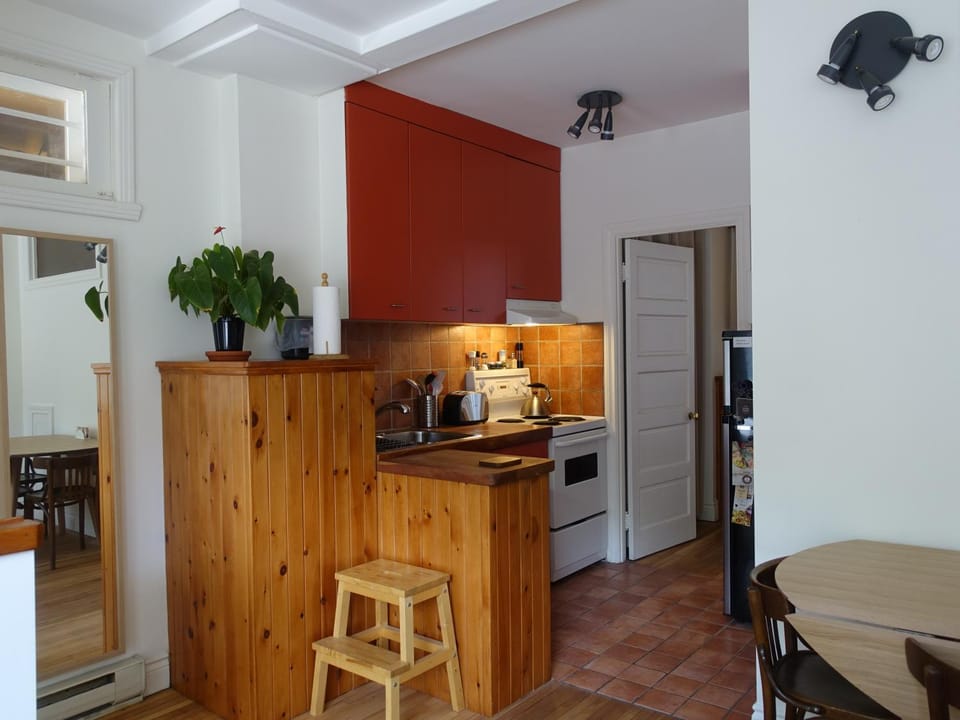Kitchen or kitchenette