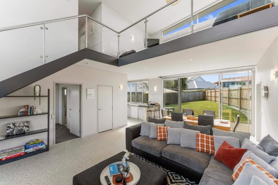 Lake Taupo Gem House in Taupo