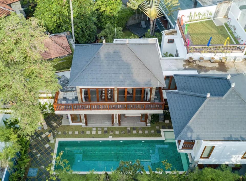 Property building, Day, Bird's eye view, Pool view, Swimming pool