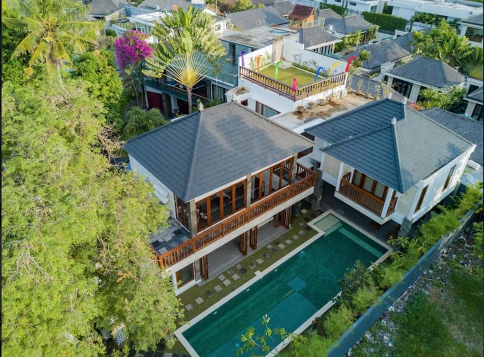 Property building, Day, Neighbourhood, Bird's eye view, Pool view, Swimming pool