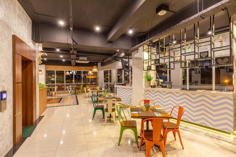 Restaurant/places to eat, Restaurant/places to eat, Banquet/Function facilities