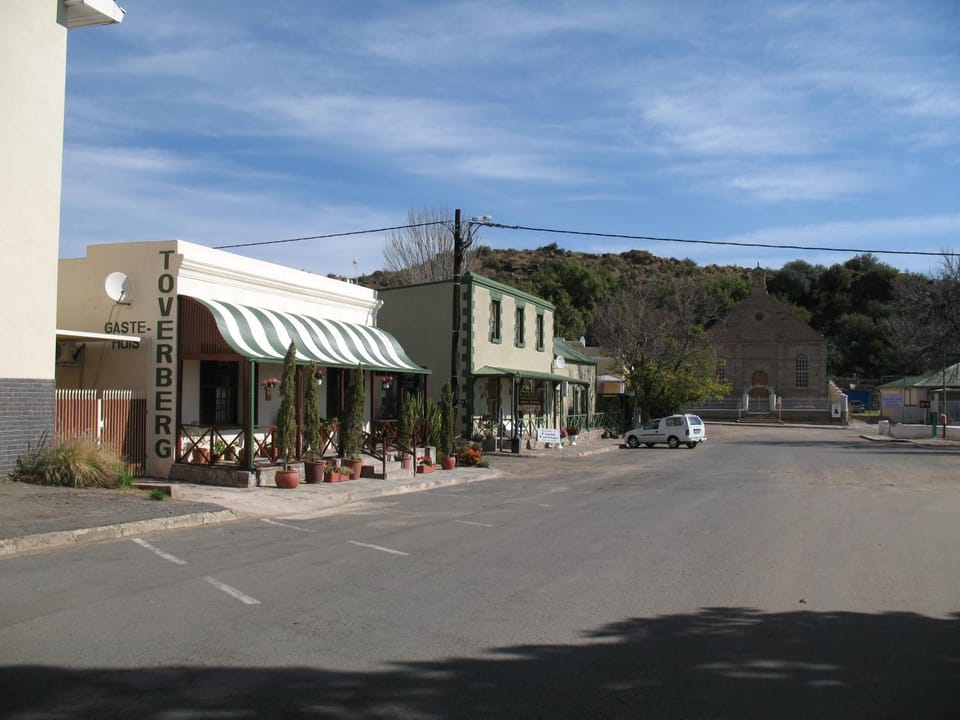 Property building, Bird's eye view, Street view, Location
