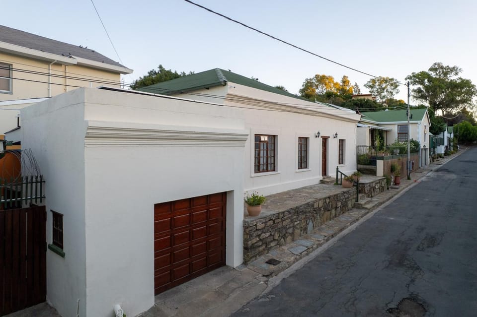 Property building, Day, Street view