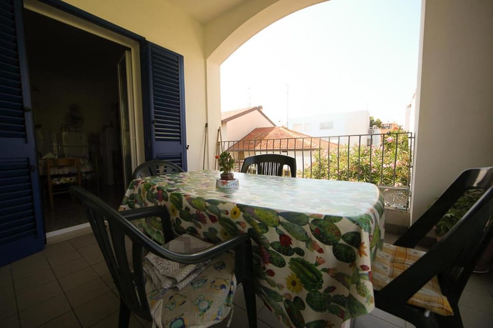 Balcony/Terrace, Dining area, Garden view