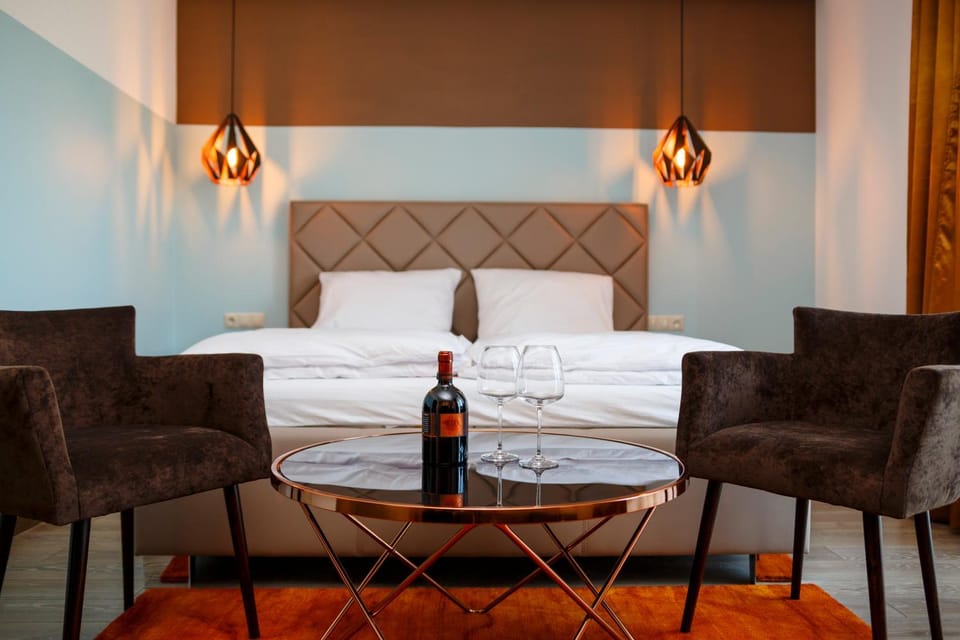 Seating area, Bedroom