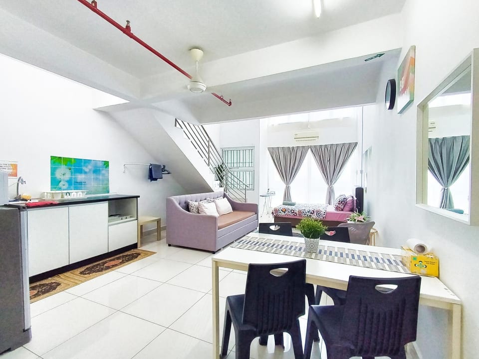 Seating area, Dining area