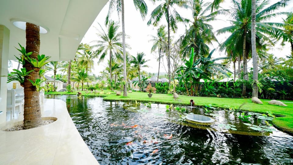 Nearby landmark, Spring, Day, Natural landscape, Garden, Garden view, Pool view, Swimming pool