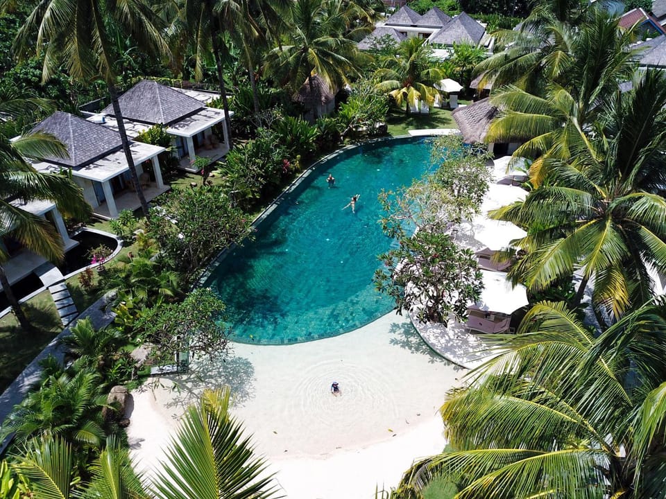 Swimming pool, Swimming pool