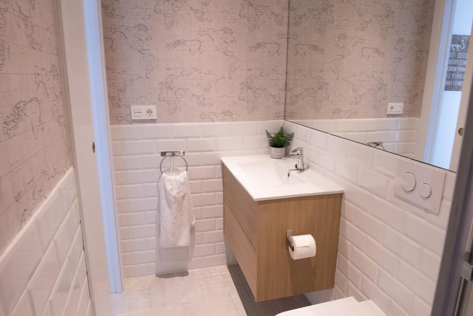 Bathroom, towels