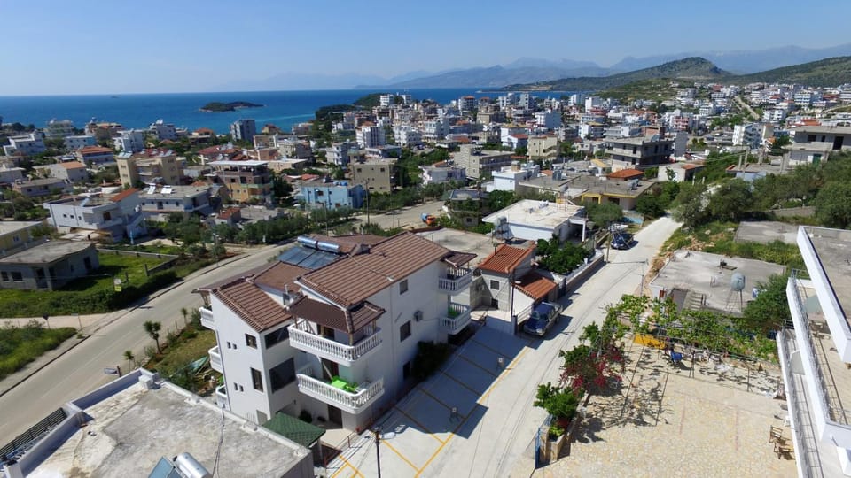 Property building, Day, Neighbourhood, Bird's eye view, City view, Street view