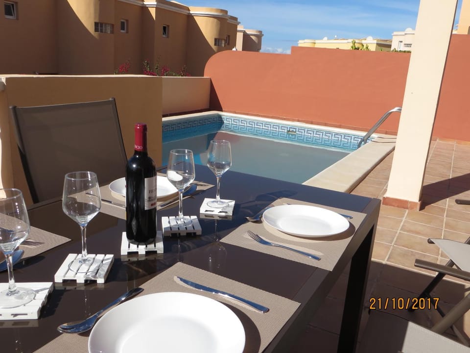 Balcony/Terrace, Swimming pool