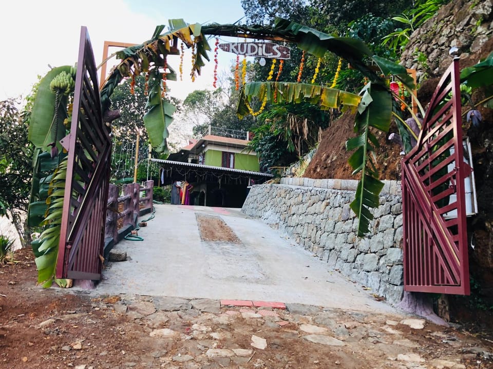 Facade/entrance