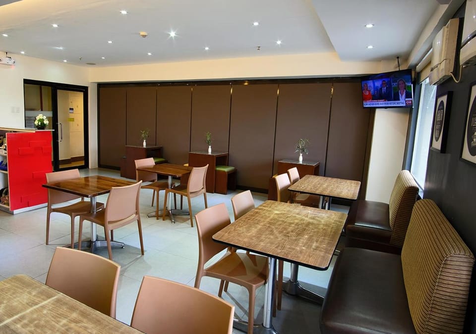 Restaurant/places to eat, Food and drinks