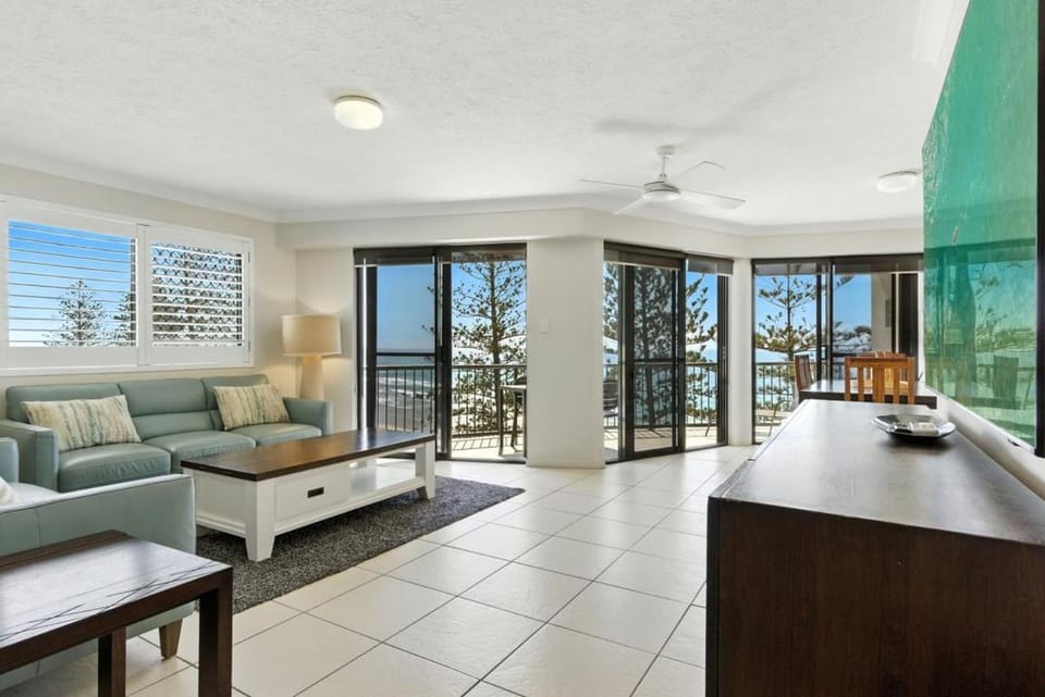 Unit 10 The Rocks Apartment in Coolum Beach