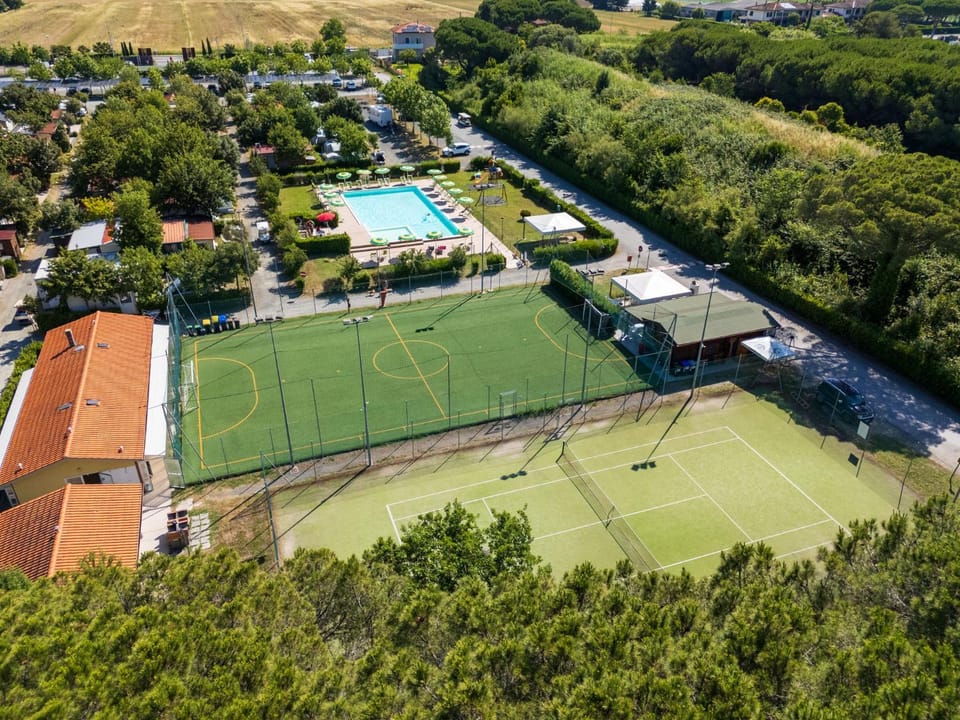 Bird's eye view, Tennis court, Swimming pool, Sports
