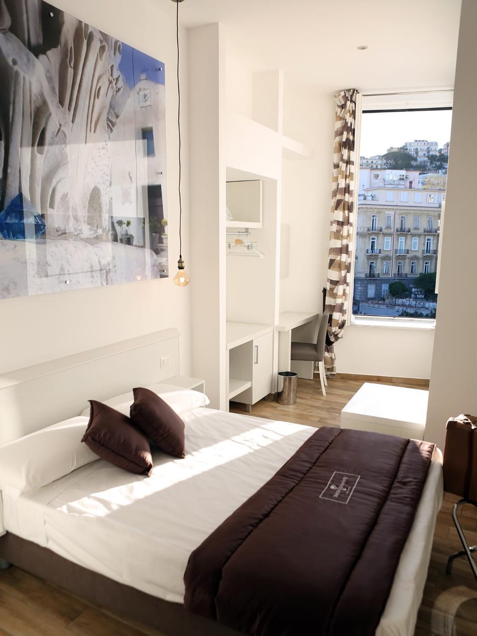 Bed, Photo of the whole room, Bedroom, City view