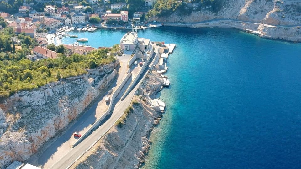 Nearby landmark, Summer, Beach