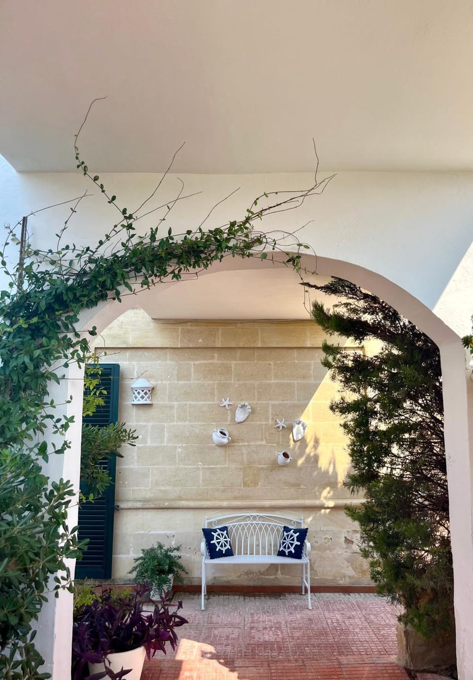 Facade/entrance, Garden
