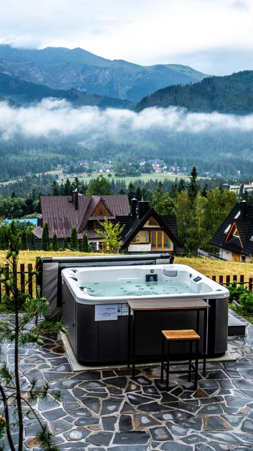 Hot Tub, Mountain view