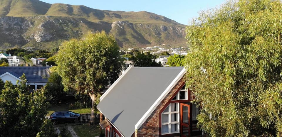 Property building, View (from property/room), Location