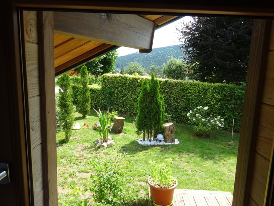 Day, Garden view