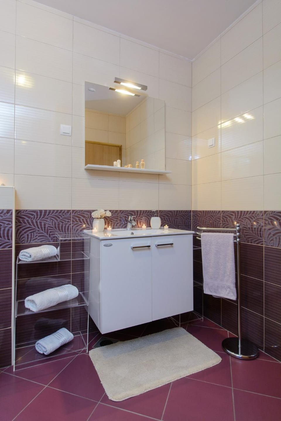 Bathroom, towels