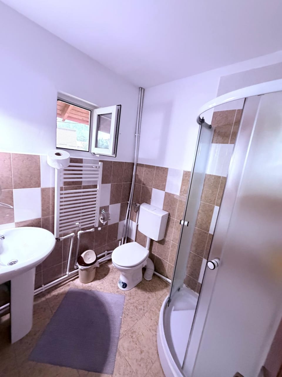 Shower, Toilet, Bathroom