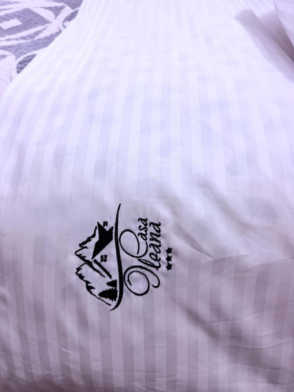 Bed, Logo/Certificate/Sign, Bedroom
