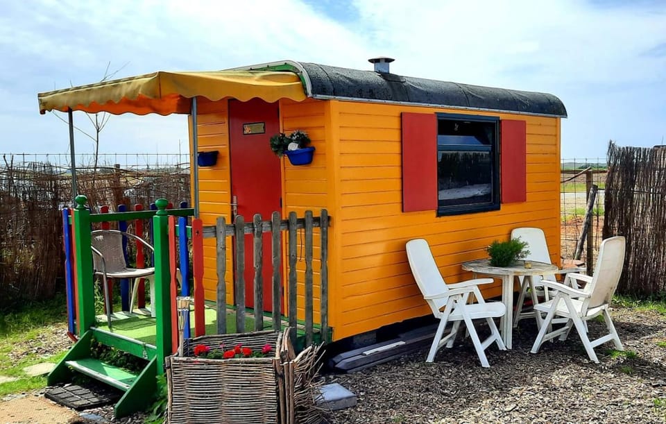 B&B boerderij rust, in pipowagens! Bed and Breakfast in North Holland (province)