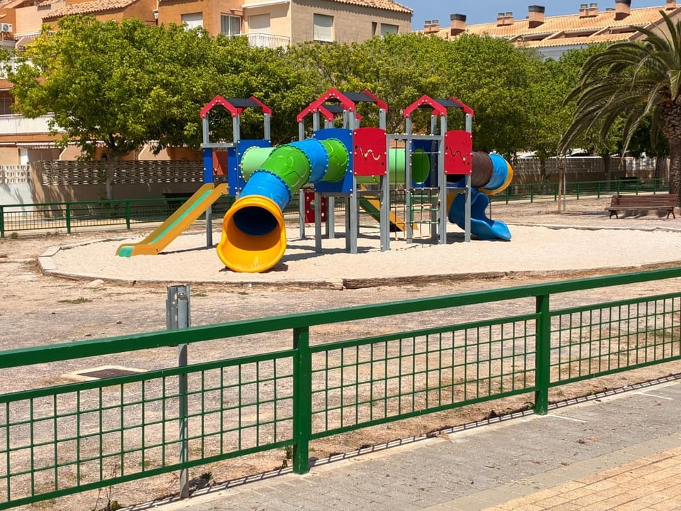Apartamento junto al mar Los Marineros con acceso independiente por terraza Apartment in Valencian Community