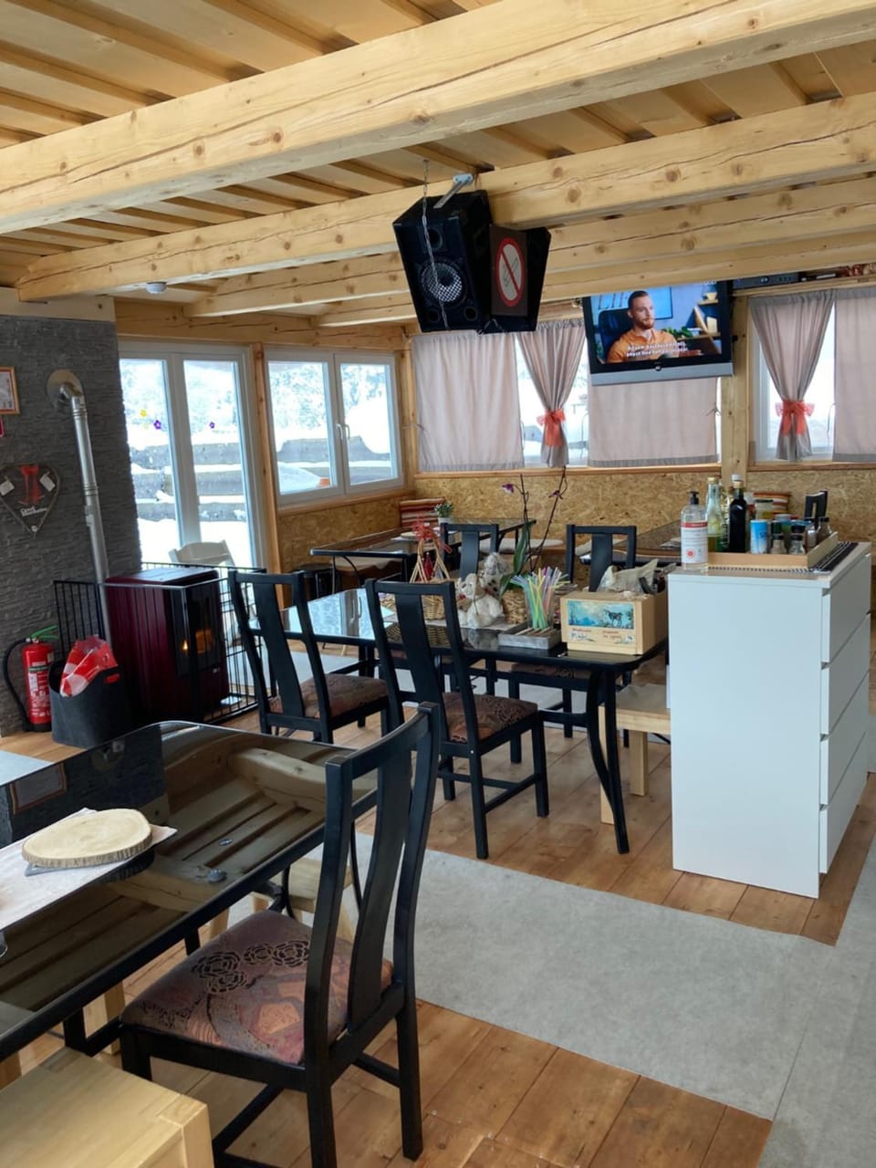 Kitchen or kitchenette, Dining area, Communal kitchen, minibar, oven