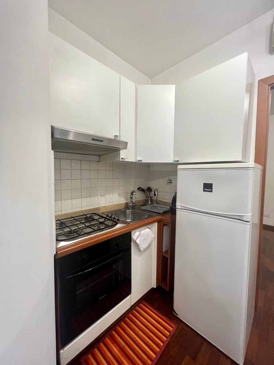 Kitchen or kitchenette, oven, stove