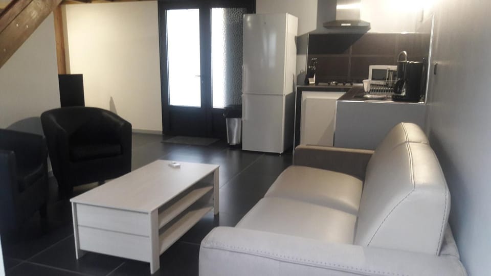 Kitchen or kitchenette, Living room, Seating area