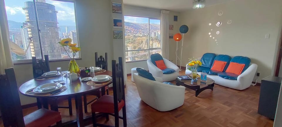APARTAMENTO PRIVADO Piso 20a, CENTRICO, CERCA EMBAJADA USA, TELEFERICOS, MALLS, VISTAS 360, SOLEADO, ZONA SEGURA, CONCIERTOS Apartment in La Paz