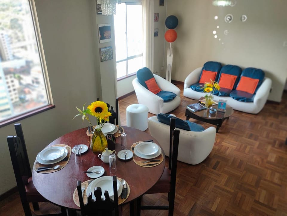 APARTAMENTO PRIVADO Piso 20a, CENTRICO, CERCA EMBAJADA USA, TELEFERICOS, MALLS, VISTAS 360, SOLEADO, ZONA SEGURA, CONCIERTOS Apartment in La Paz