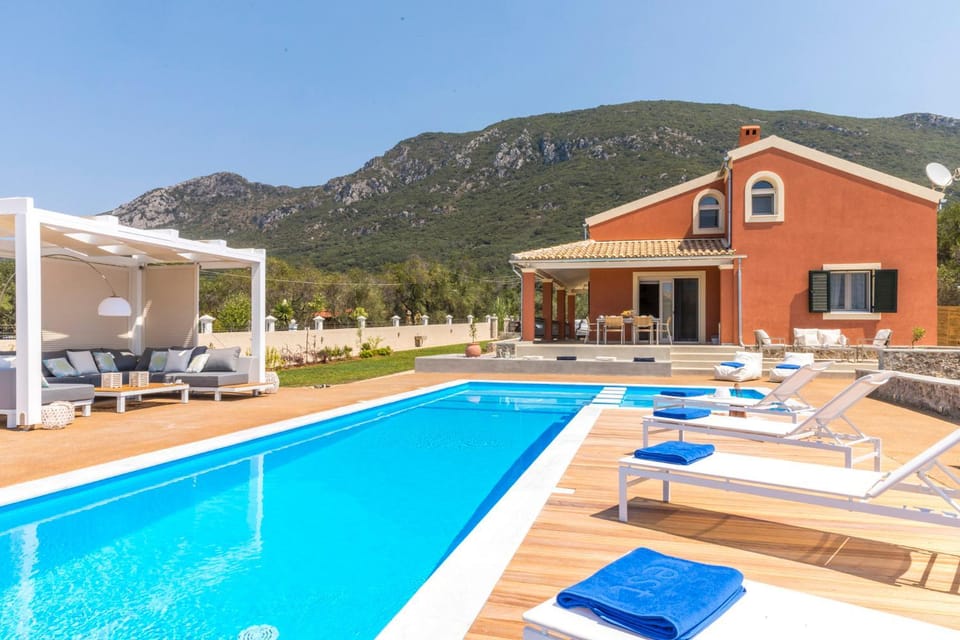 Property building, Natural landscape, Garden, Balcony/Terrace, Beach, Pool view, Swimming pool, Swimming pool