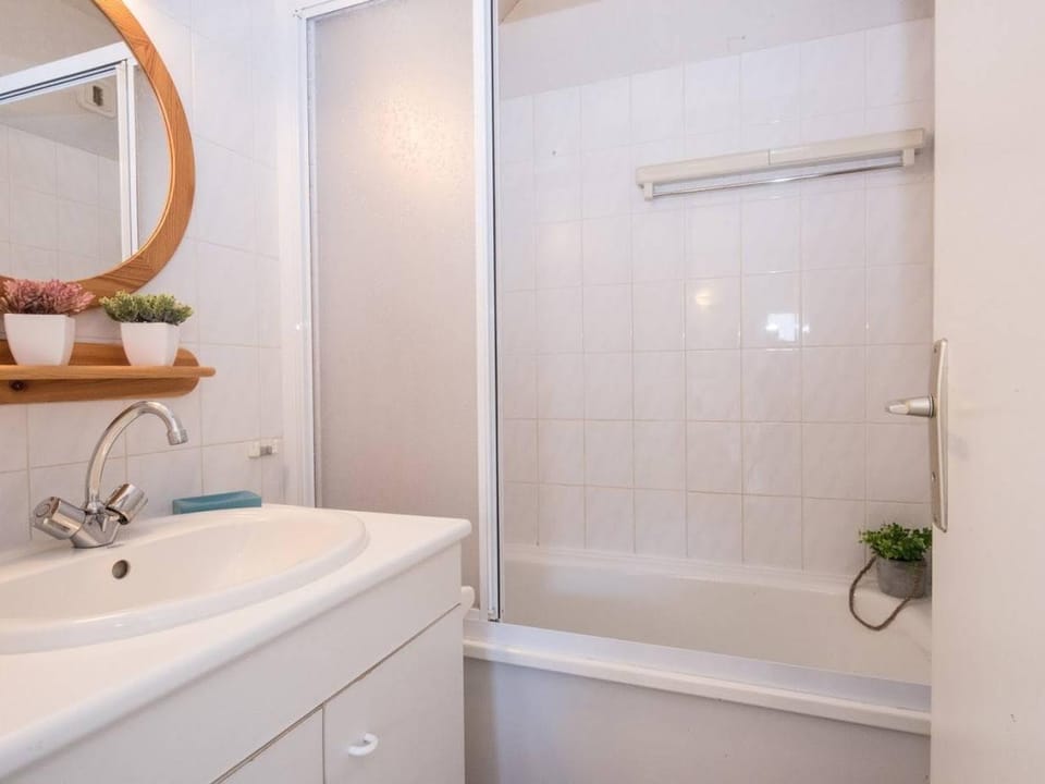"Appartement lumineux 6 pers avec terrasse, parking, proche thermes et télécabine - Saint Lary Soulan" - FR-1-296-211 Cabin in Saint-Lary-Soulan
