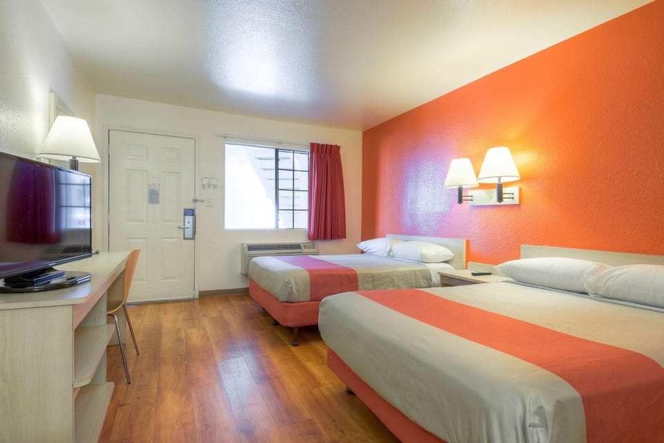TV and multimedia, Other, Bedroom, On site