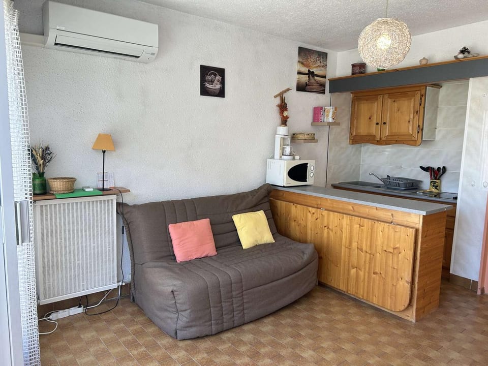 Appartement 2 pièces avec climatisation, 2 terrasses et accès direct au port - Le Grau-du-Roi - FR-1-250-96 Apartment in Le Grau-du-Roi