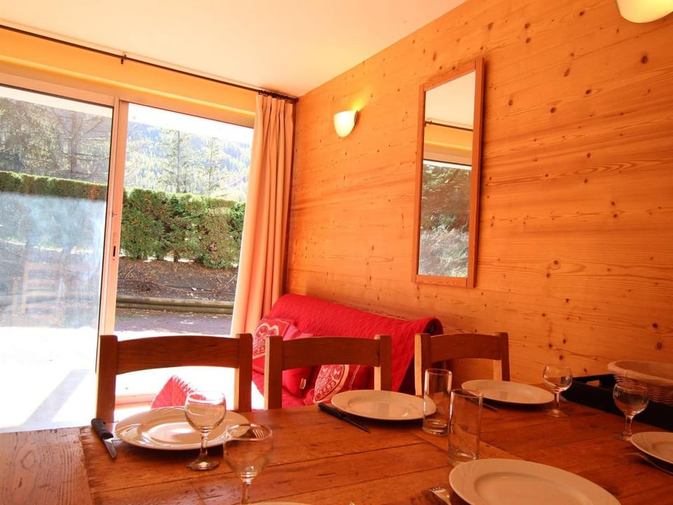Charmant T2 avec coin montagne, proche pistes et commerces, 6 couchages, terrasse, Serre Chevalier - FR-1-330E-104 Apartment in Saint-Chaffrey